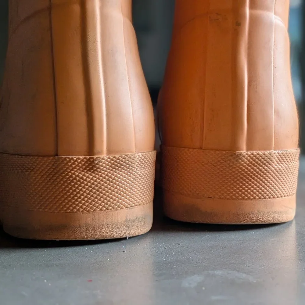 Hunter Original Short Pull-On Rain Boots - Peach / Orange (Size US 7 / UK 5)